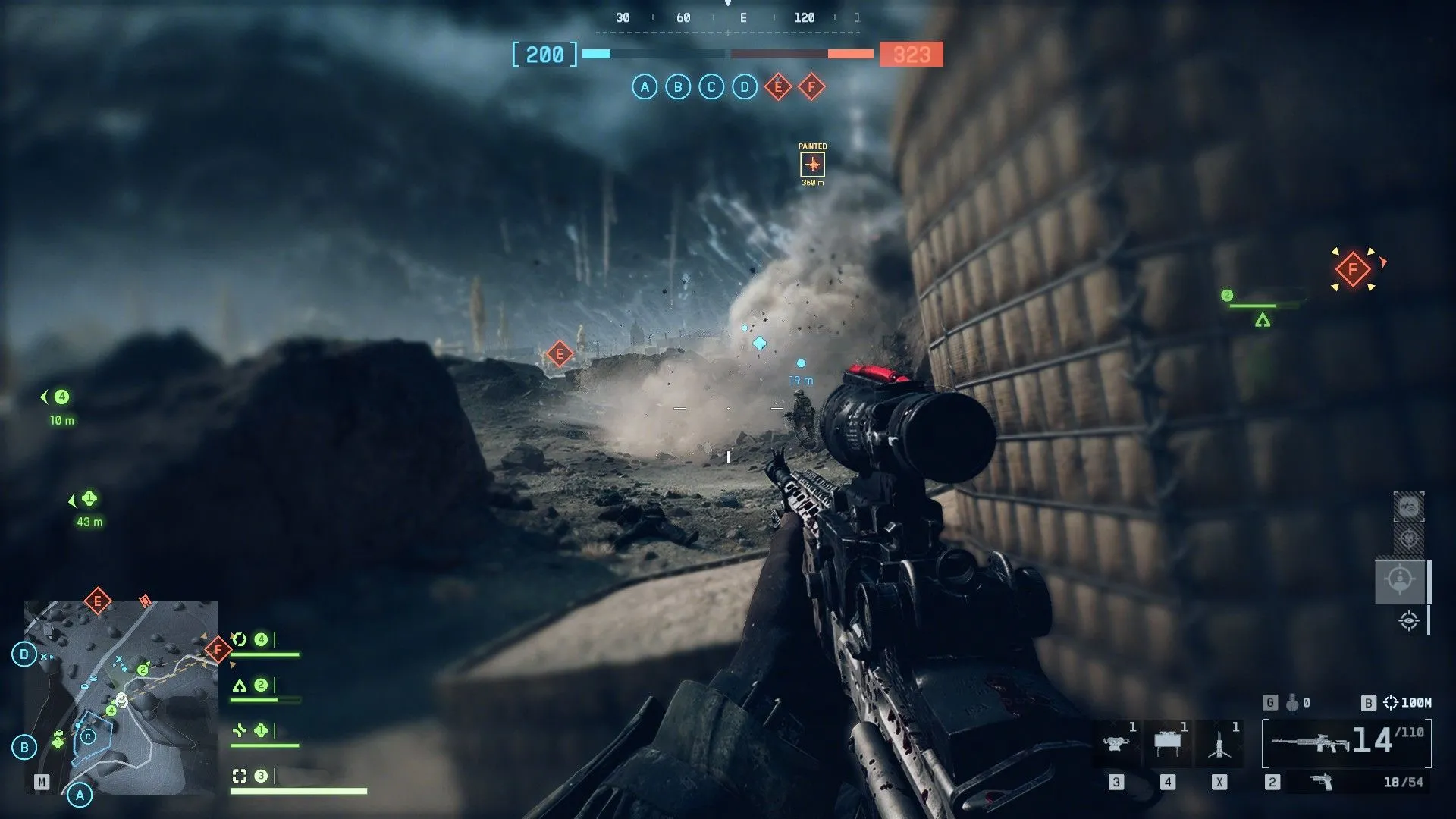 Cảnh multiplayer Battlefield 6 với nổ, bụi và hành động liên tục