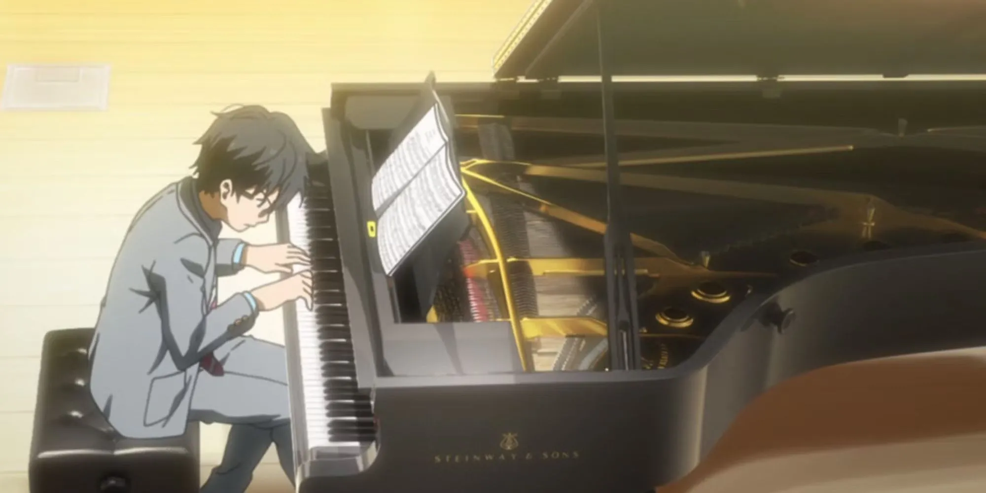 Kousei chơi piano với gương mặt lẫn lộn cảm xúc, hình ảnh anime về âm nhạc và đau buồn