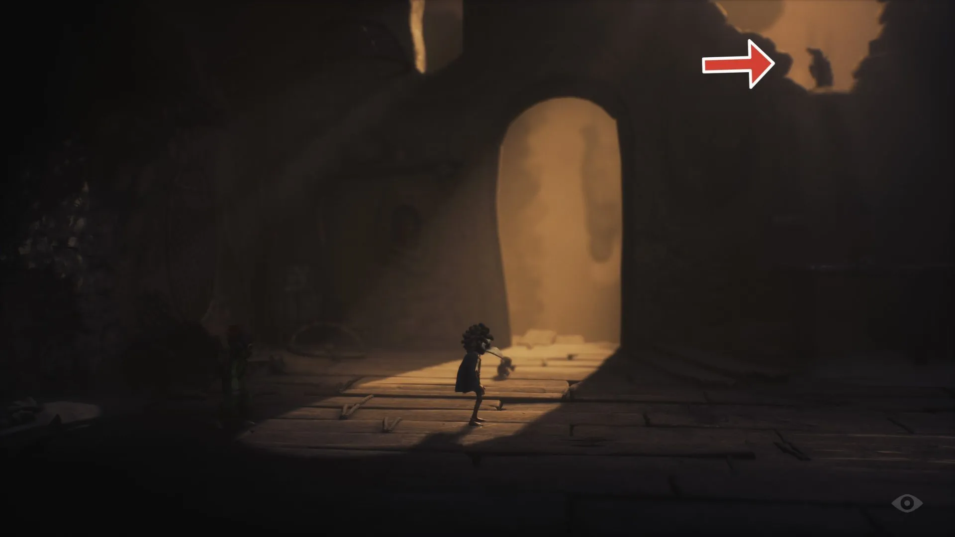 Quạ 1 đậu trên bệ trần ở phòng đầu Chương 1 Little Nightmares 3, vị trí dễ bắn bằng cung