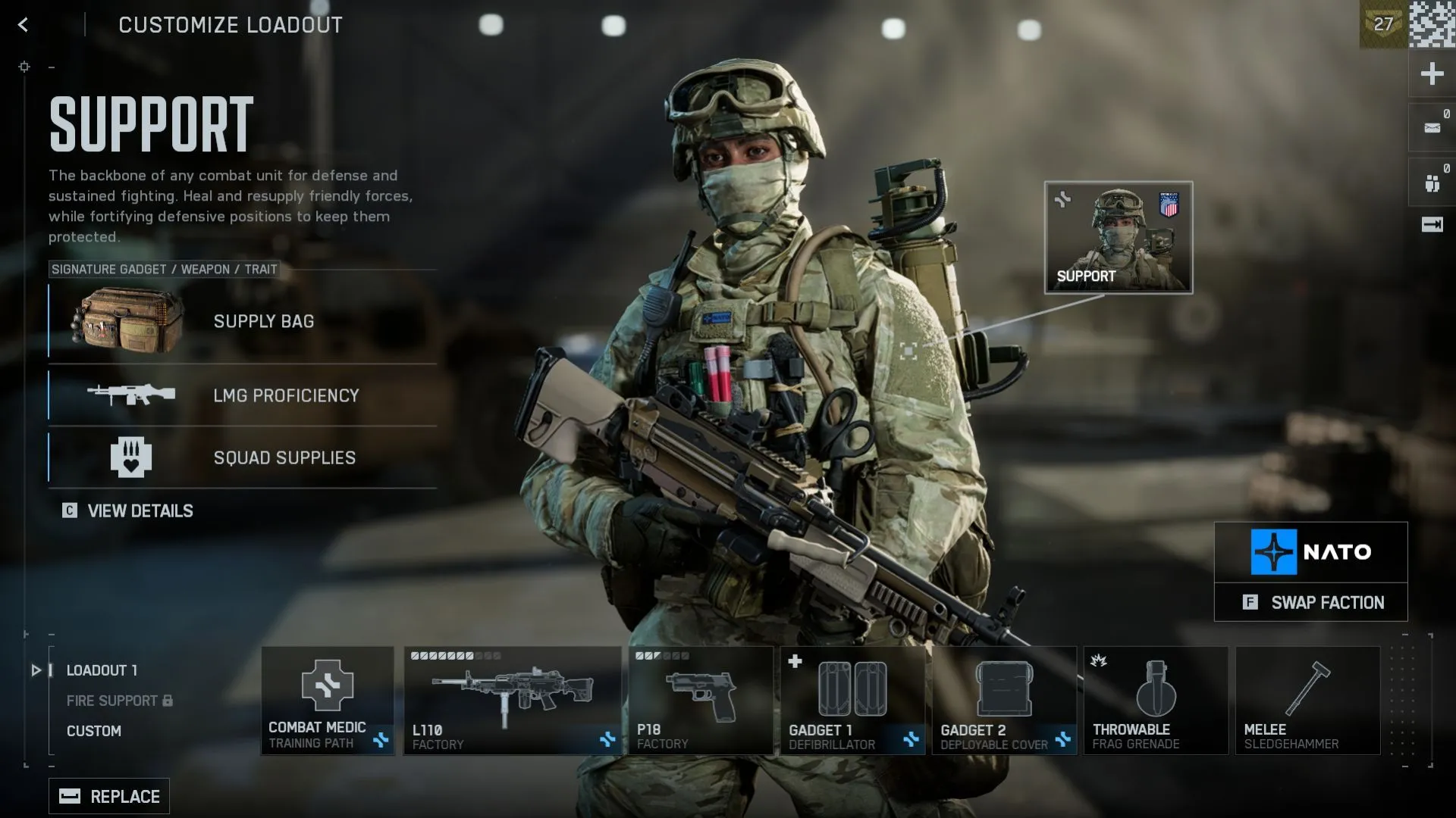 Support dùng defib và supply bag để cứu đồng đội giữa chiến trường